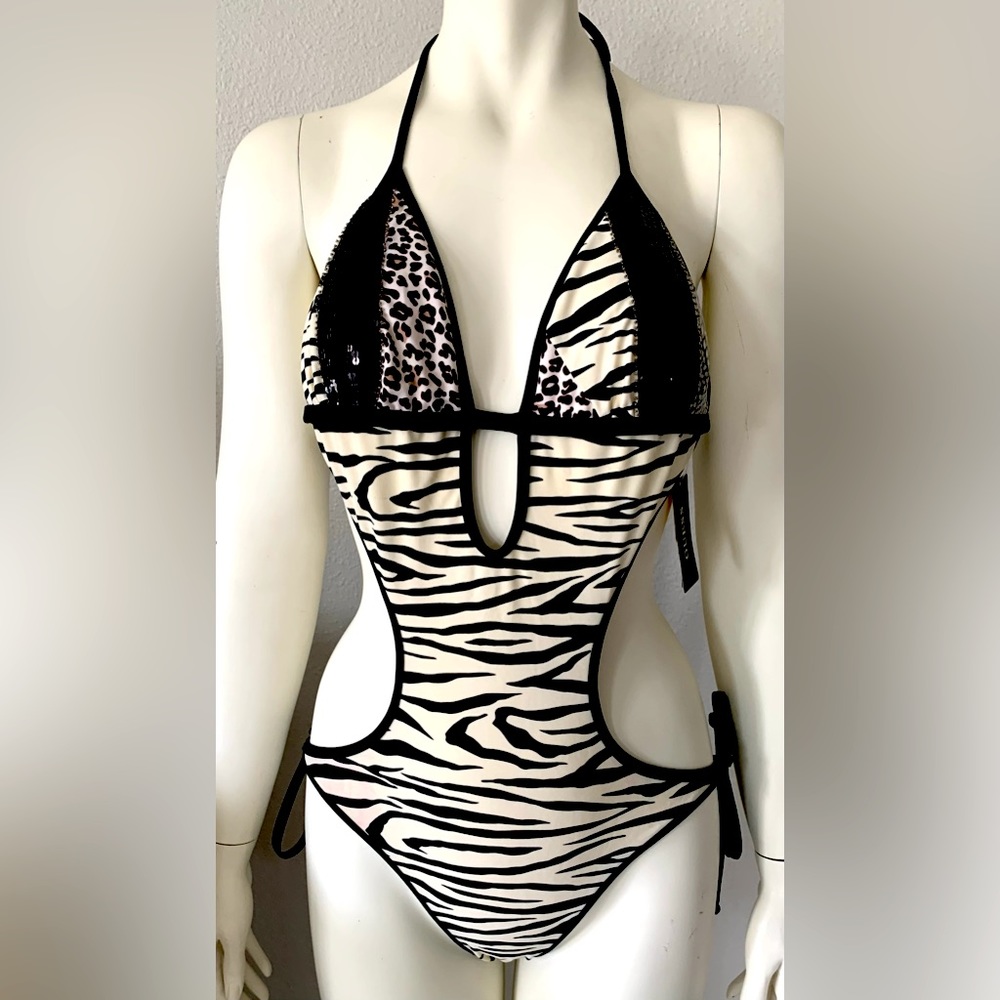 One Piece Guess Swimsuit